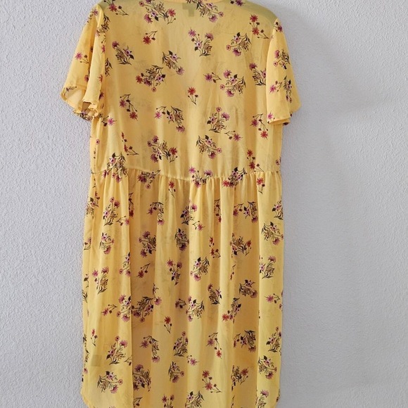 Torrid Blouse Women's Size 00 Yellow Floral High Low Tunic Top V-Neck - Picture 4 of 6